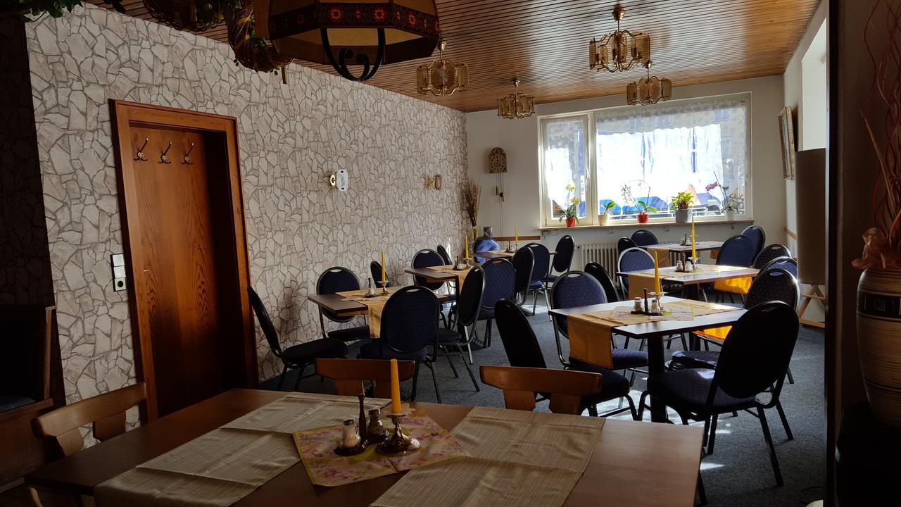 Schwarzwaldgasthof Baeren Titisee-Neustadt Exterior photo